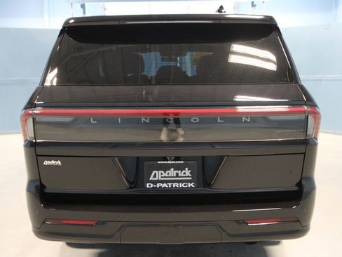 Used 2025 Lincoln Navigator Reserve AWD/4WD image 36