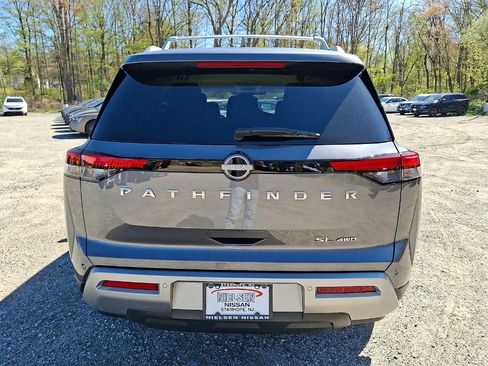 Used 2024 Nissan Pathfinder SL w/ Cargo Package AWD/4WD image 23