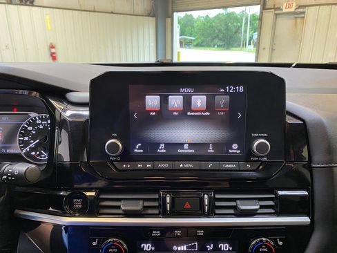Used 2025 Nissan Pathfinder SV FWD image 38