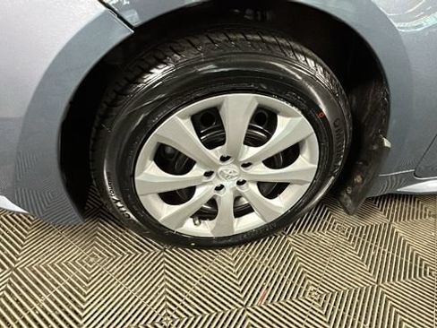 Used 2021 Toyota Corolla LE w/ Carpet Mat Package (TMS) FWD image 9