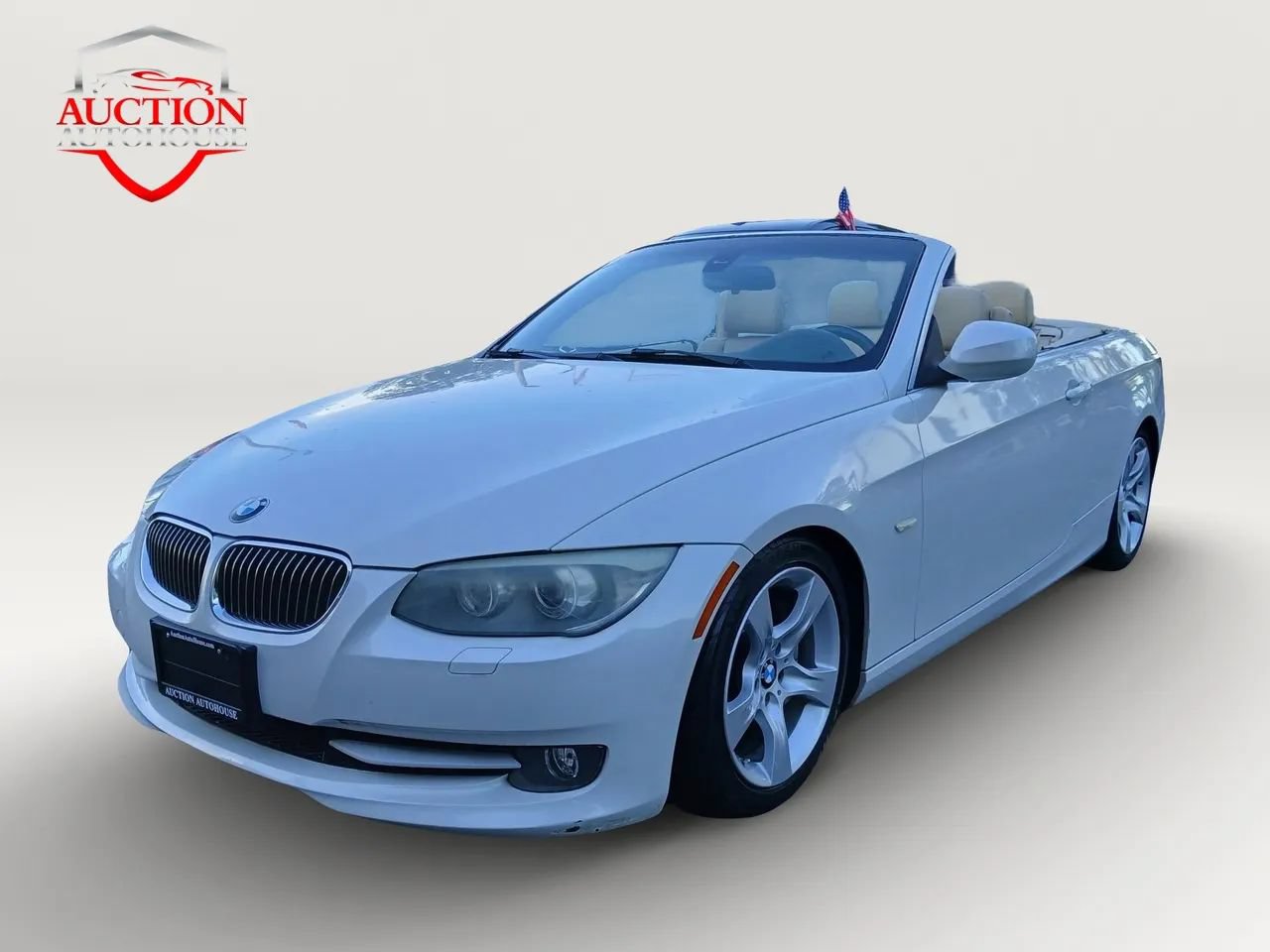 Used 2011 BMW 335i Convertible RWD image 1