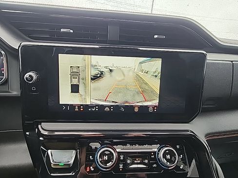 Used 2024 GMC Sierra 1500 AT4 w/ AT4 Preferred Package image 25