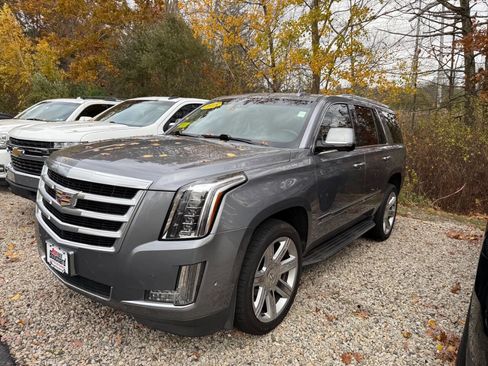 Used 2018 Cadillac Escalade Luxury image 18
