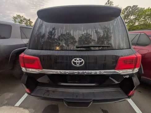 Used 2019 Toyota Land Cruiser image 6