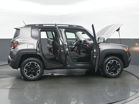 Used 2016 Jeep Renegade Trailhawk image 57