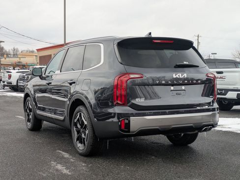 New 2025 Kia Telluride S image 6