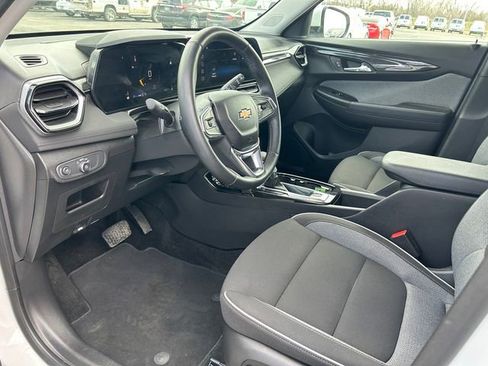 Used 2025 Chevrolet TrailBlazer LT w/ Convenience Package image 11