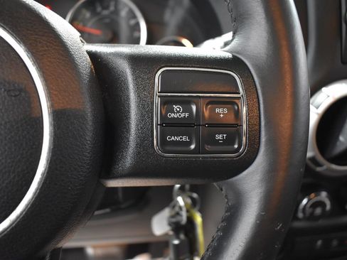 Used 2015 Jeep Wrangler Sahara w/ Connectivity Group AWD/4WD image 20