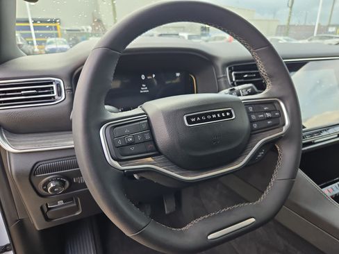 Used 2024 Jeep Wagoneer Series II w/ Flexible Seating Group RWD image 16