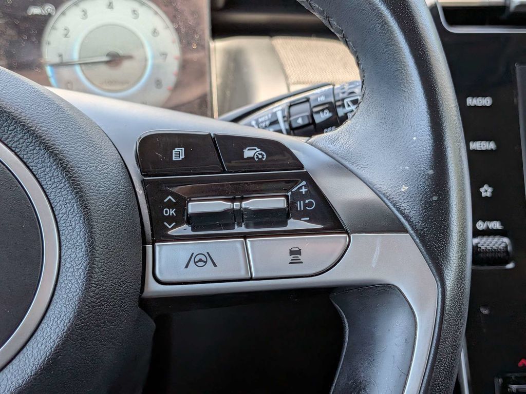 Certified 2022 Hyundai Tucson SEL w/ Convenience Package FWD image 30
