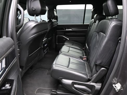Used 2024 Jeep Wagoneer Series II w/ Flexible Seating Group AWD/4WD image 14