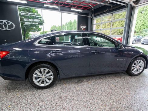 Used 2025 Chevrolet Malibu LT FWD image 4