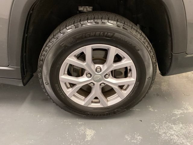 Used 2022 Jeep Grand Cherokee L Limited AWD/4WD image 19