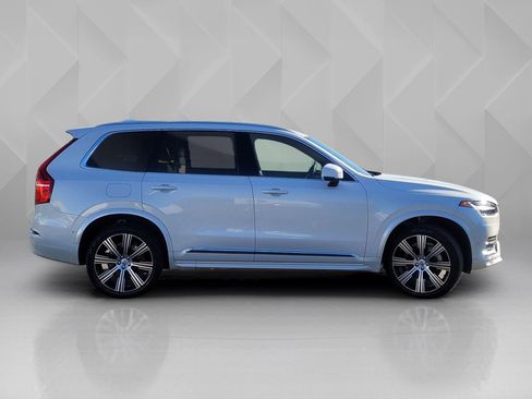 Certified 2023 Volvo XC90 B6 Ultimate w/ Lounge Package image 7
