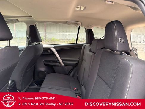 Used 2018 Toyota RAV4 XLE FWD image 29