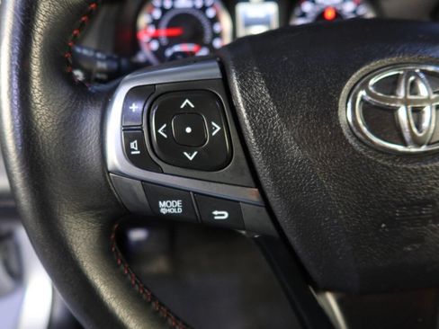 Used 2015 Toyota Camry XSE image 28