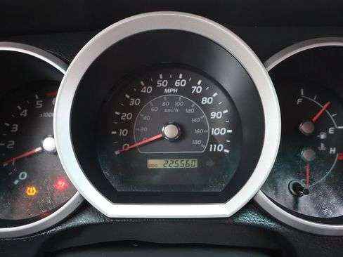 Used 2006 Toyota 4Runner SR5 AWD/4WD image 32