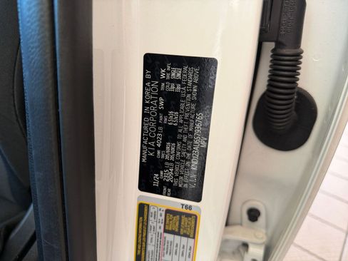 Used 2025 Kia Soul LX w/ LX Technology Package image 23