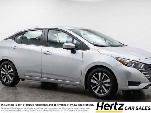 Used 2025 Nissan Versa SV image 1