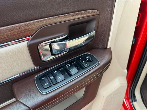 Used 2018 RAM 1500 Laramie w/ Convenience Group AWD/4WD image 24