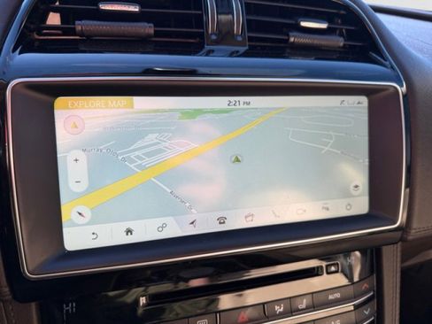 Used 2020 Jaguar F-PACE Prestige image 16