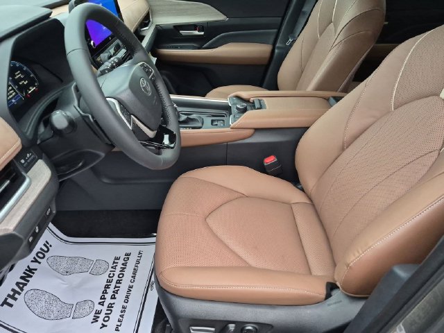Certified 2026 Toyota Grand Highlander AWD image 12