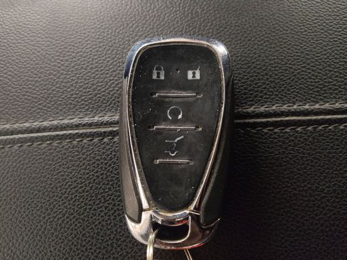 Used 2018 Chevrolet Equinox Premier FWD image 32