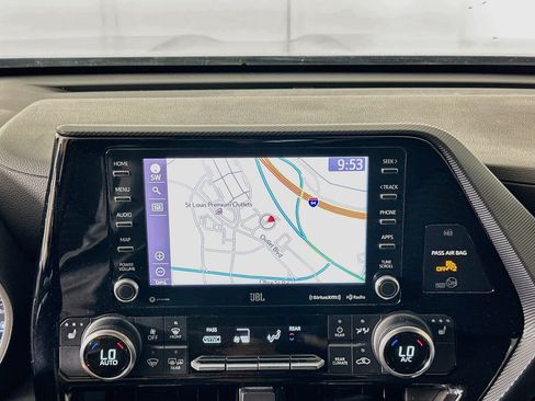 Used 2021 Toyota Highlander XSE AWD/4WD image 22
