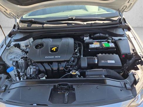 Used 2018 Hyundai Elantra SEL FWD image 21