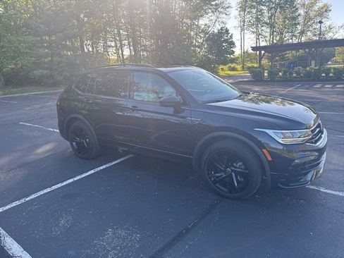 Certified 2024 Volkswagen Tiguan SE R-Line AWD/4WD image 3