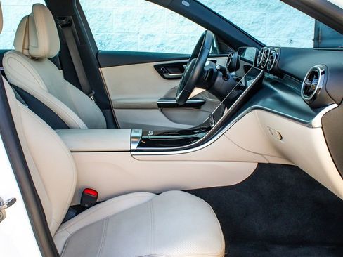 Used 2025 Mercedes-Benz C 300 4MATIC Sedan image 36