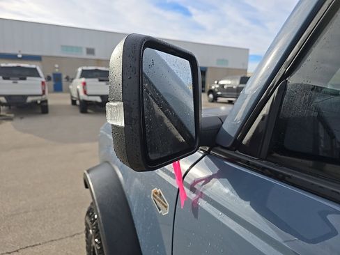 Used 2023 Ford Bronco Wildtrak image 5