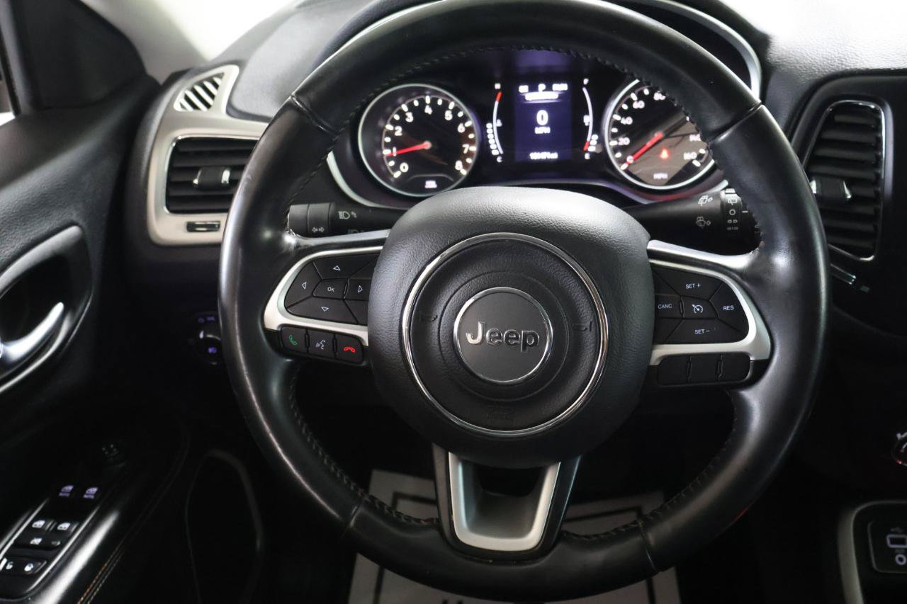 Used 2018 Jeep Compass Latitude FWD image 38