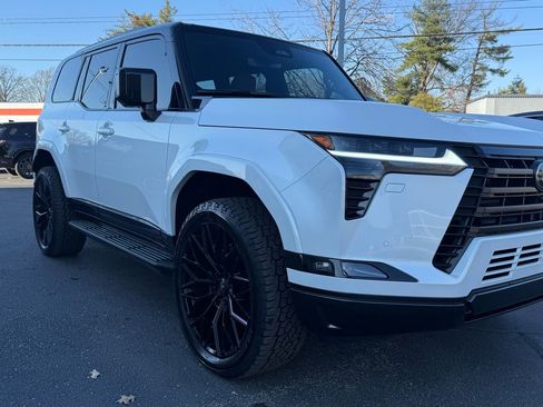 Used 2025 Lexus GX 550 w/ Accessory Package (Z1) image 5