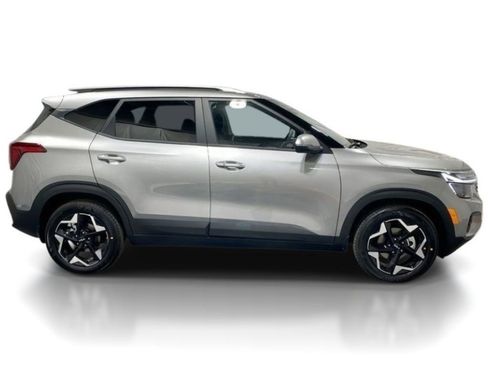 New 2026 Kia Seltos S FWD image 8