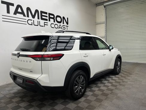 Used 2025 Nissan Pathfinder SV AWD/4WD image 7