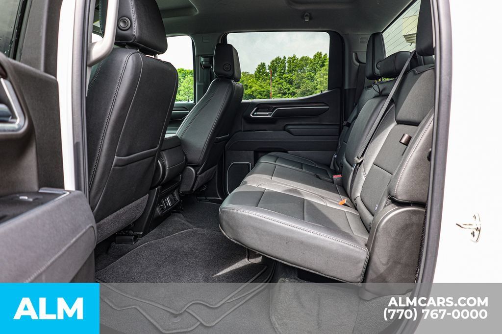Used 2026 GMC Sierra 1500 SLT AWD/4WD image 18