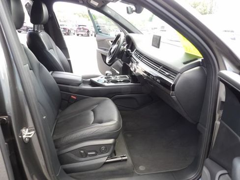 Used 2018 Audi Q7 3.0T Prestige w/ Prestige Package AWD/4WD image 33
