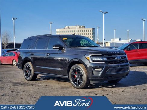 Used 2024 Ford Expedition Limited image 1
