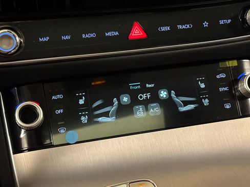 New 2026 Genesis GV70 2.5T Advanced AWD/4WD image 21