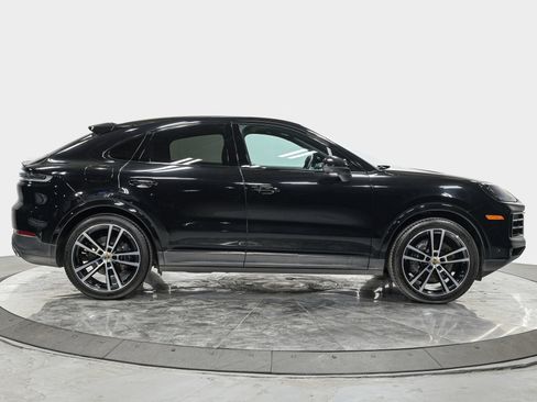 Used 2024 Porsche Cayenne Coupe w/ Premium Package Plus AWD/4WD image 8