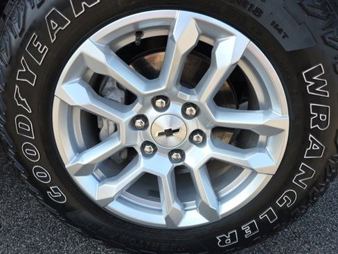 Used 2022 Chevrolet Silverado 1500 RST w/ LPO, Dark Essentials Package image 10