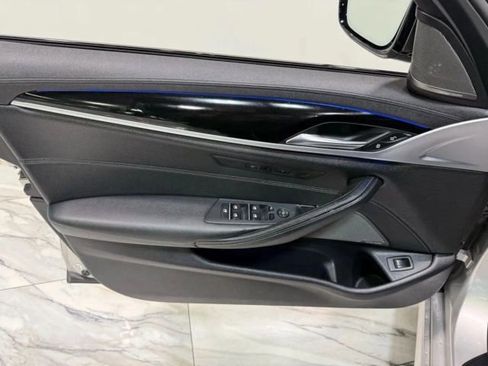 Used 2020 BMW M550i xDrive image 8