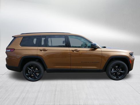 New 2026 Jeep Grand Cherokee L Limited AWD/4WD image 8