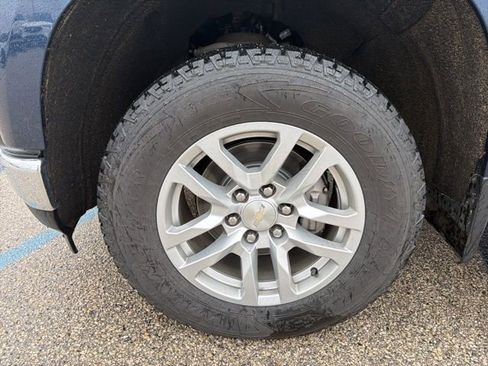 Used 2022 Chevrolet Silverado 1500 LT image 12