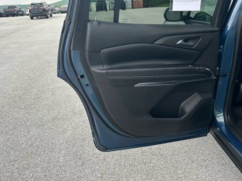 Certified 2025 Chevrolet Traverse LT AWD/4WD image 24