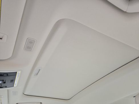 New 2025 Lexus ES 350 w/ Premium Package image 18