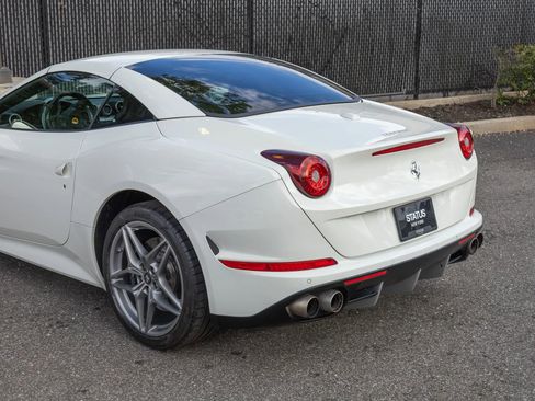 Used 2016 Ferrari California T RWD image 49