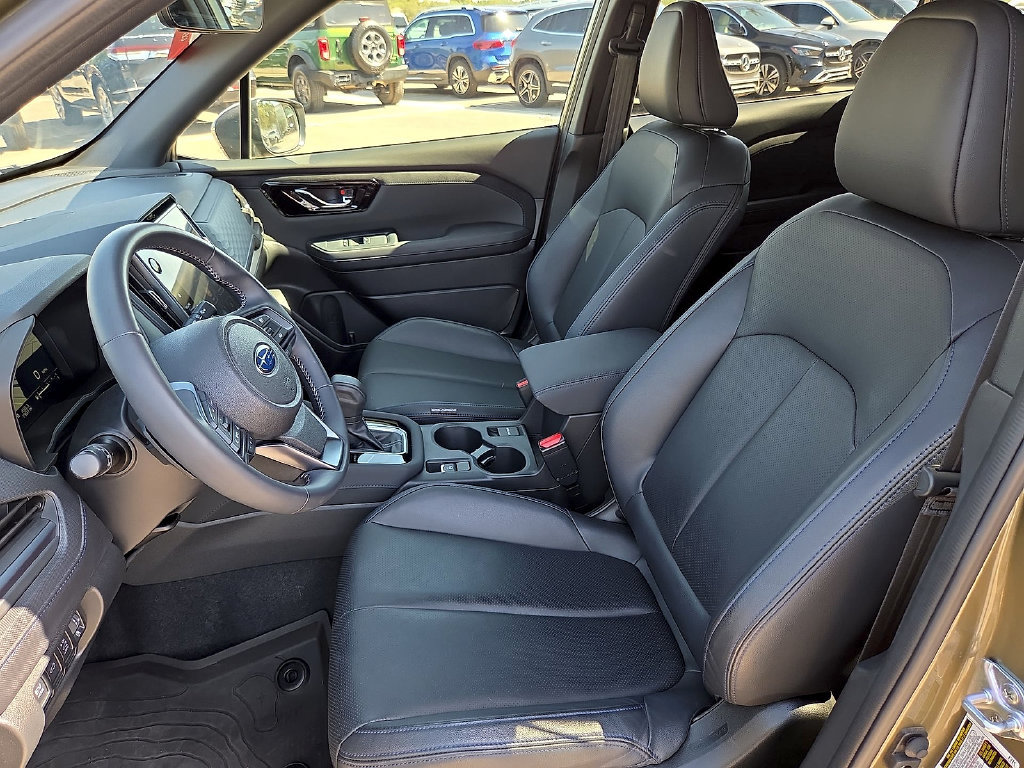 Used 2025 Subaru Forester Limited AWD/4WD image 16