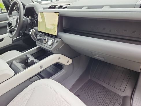 New 2026 Land Rover Defender 130 X-Dynamic SE AWD/4WD image 26